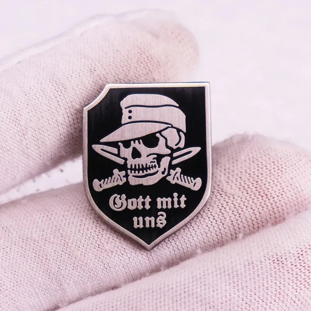 God with Us Skull Enamel Pin – "Gott Mit Uns" Lapel Brooch for Jackets, Backpacks & Accessories